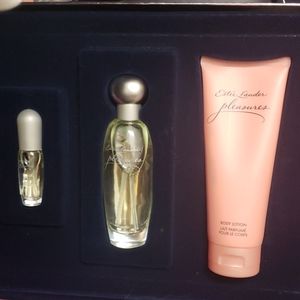 Estee Lauder pleasures gift set. Unused